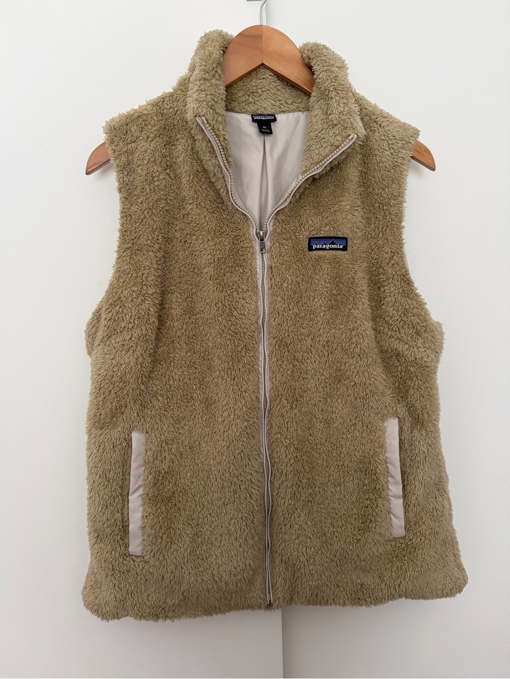 Patagonia Women’s Los Gatos High Pile Sherpa Fleece Full Zip Vest Tan Beige XL